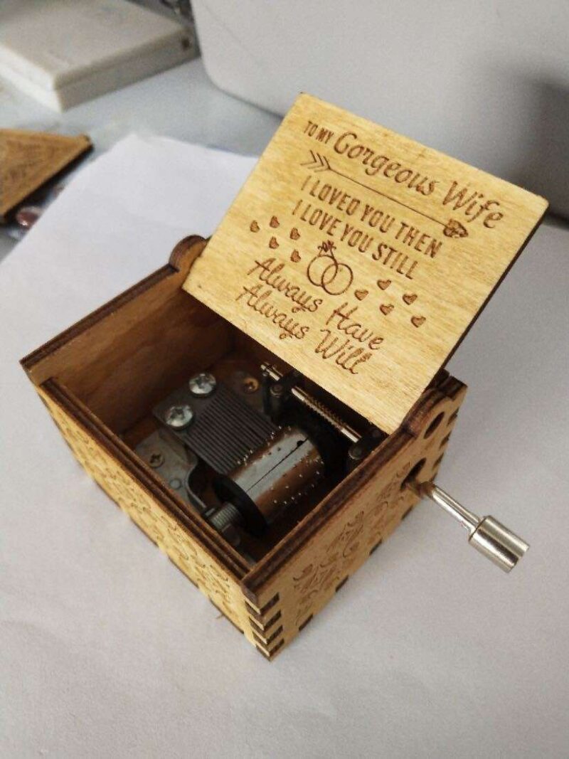 Hand-cranked Music Box Handmade Music Box - Image 3